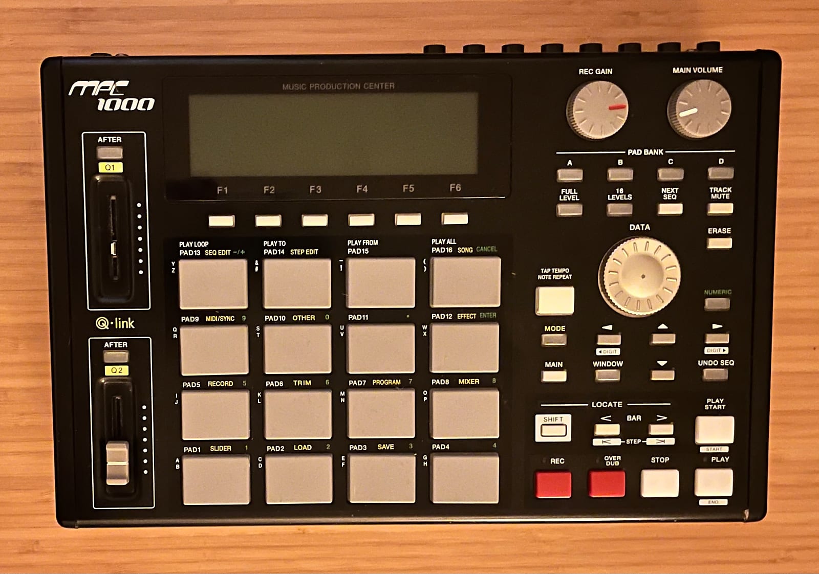 Akai MPC1000