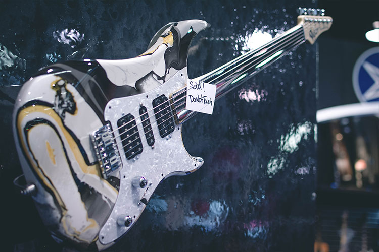 Vigier fretless guitar