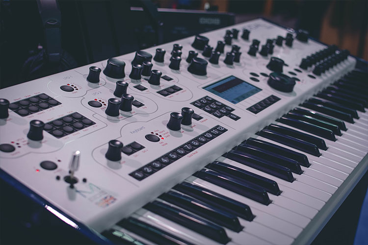 Modal Electronics 002 synthesizer