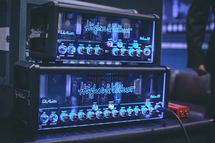 Hughes & Kettner Tubemeister Deluxe 20 & 40 amps