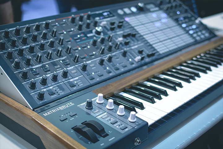 Arturia MatrixBrute