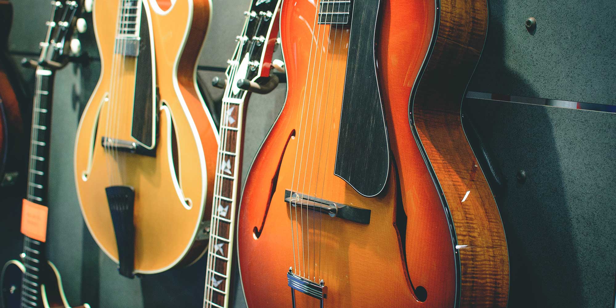 Charlie Sexton (Bob Dylan, Keith Richards, Don Henley) talks Collings Guitars