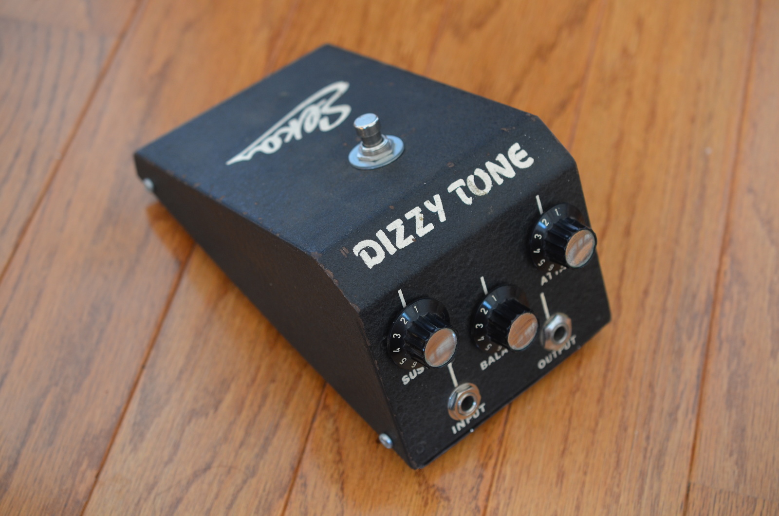 9 Old Bizarre Fuzz Boxes You Never Knew Existed | Reverb News