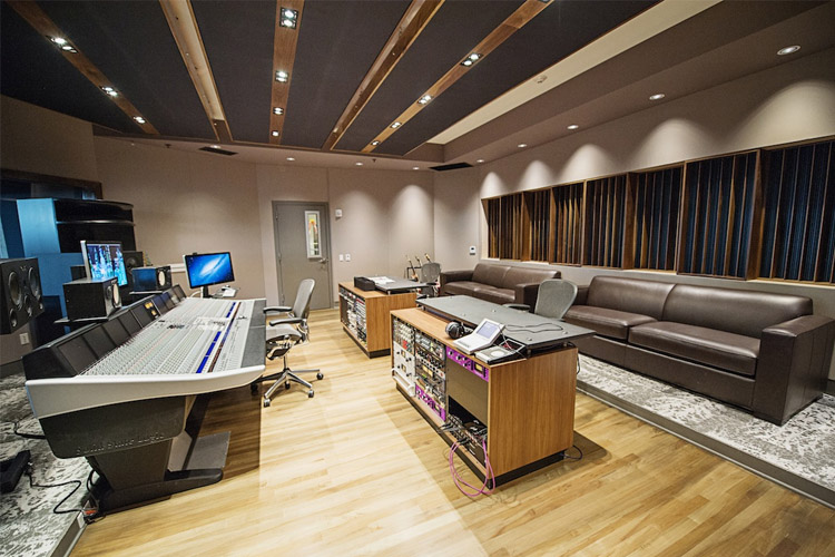 A Look at 4 Personal Studios of Industry Hitmakers | Reverb News