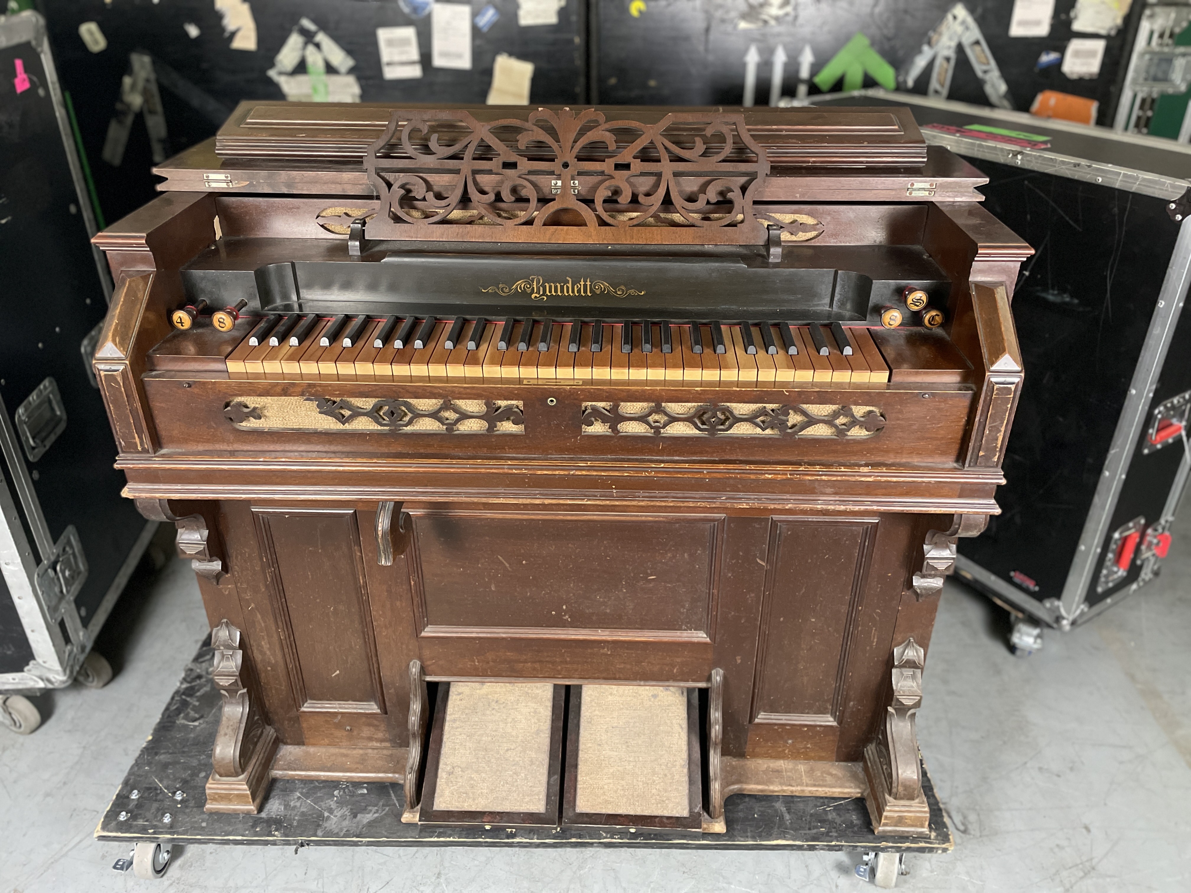 Burdett pump organ