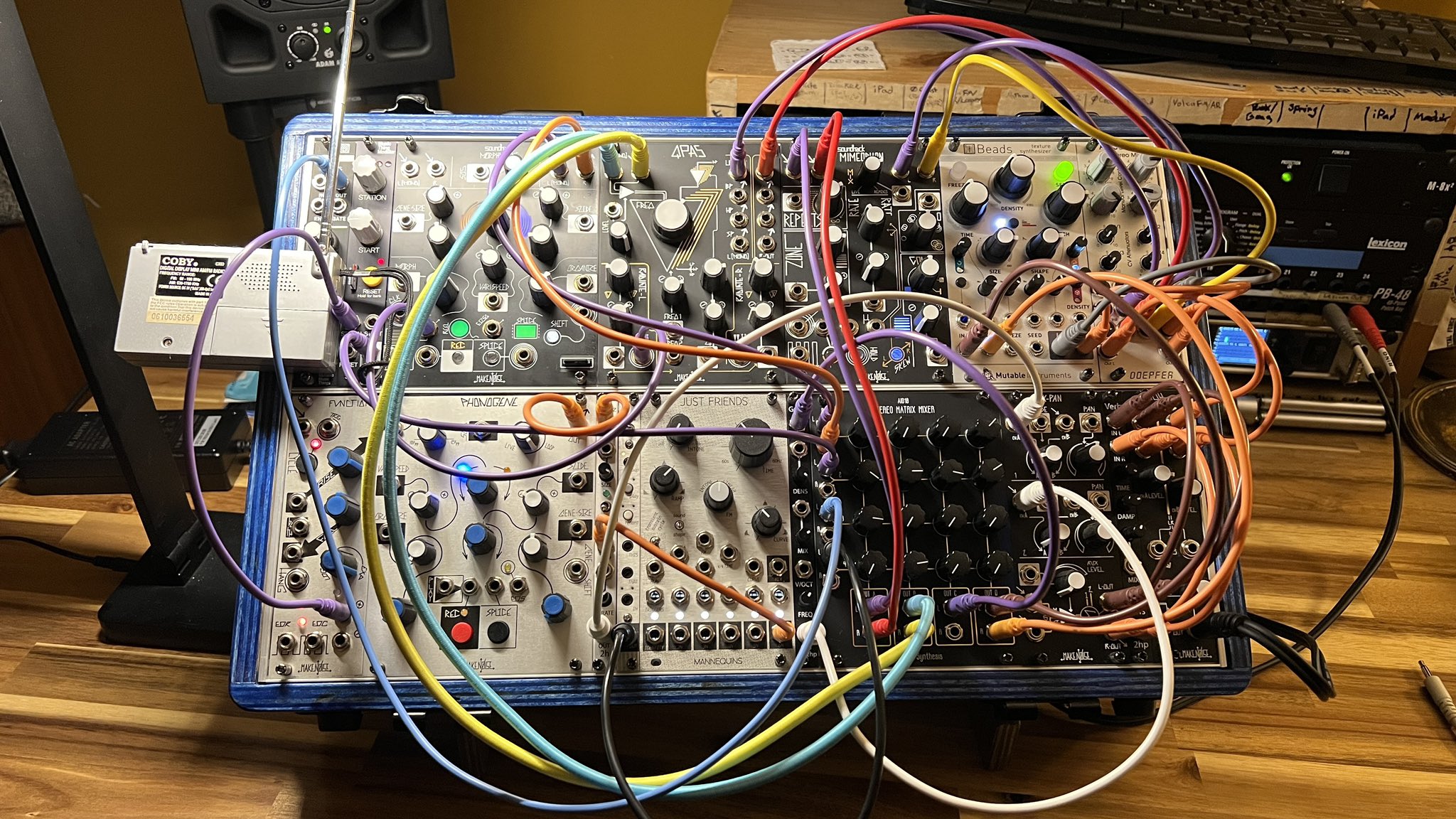 Kim Rueger's modular rig.T