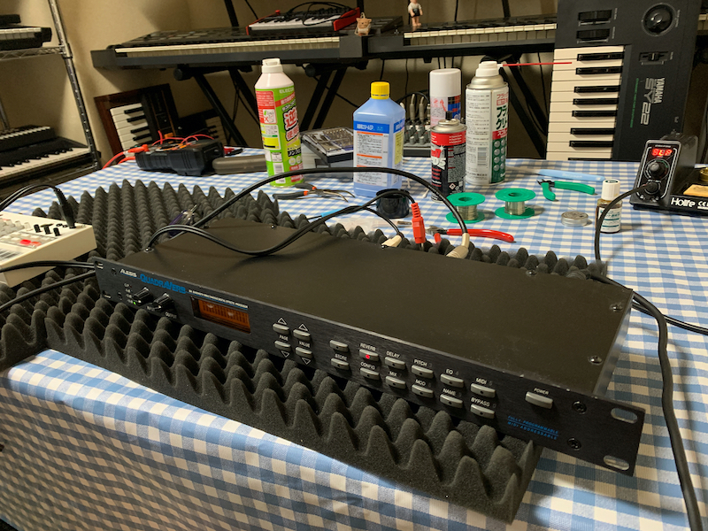 alesis quadraverb on work table