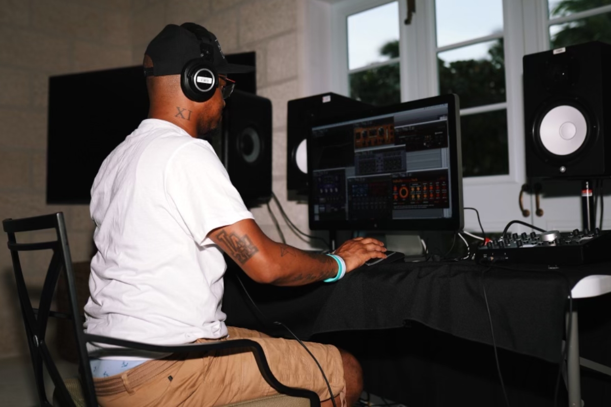 Source at his recording setup. Photo by Emilio Coochie.