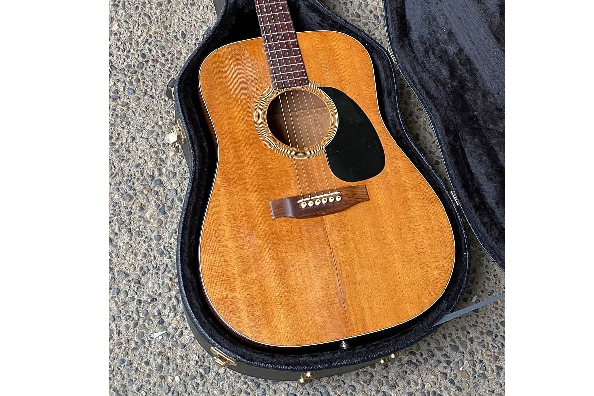 1975 Martin D-18, photo by Reverend Guitar Man.