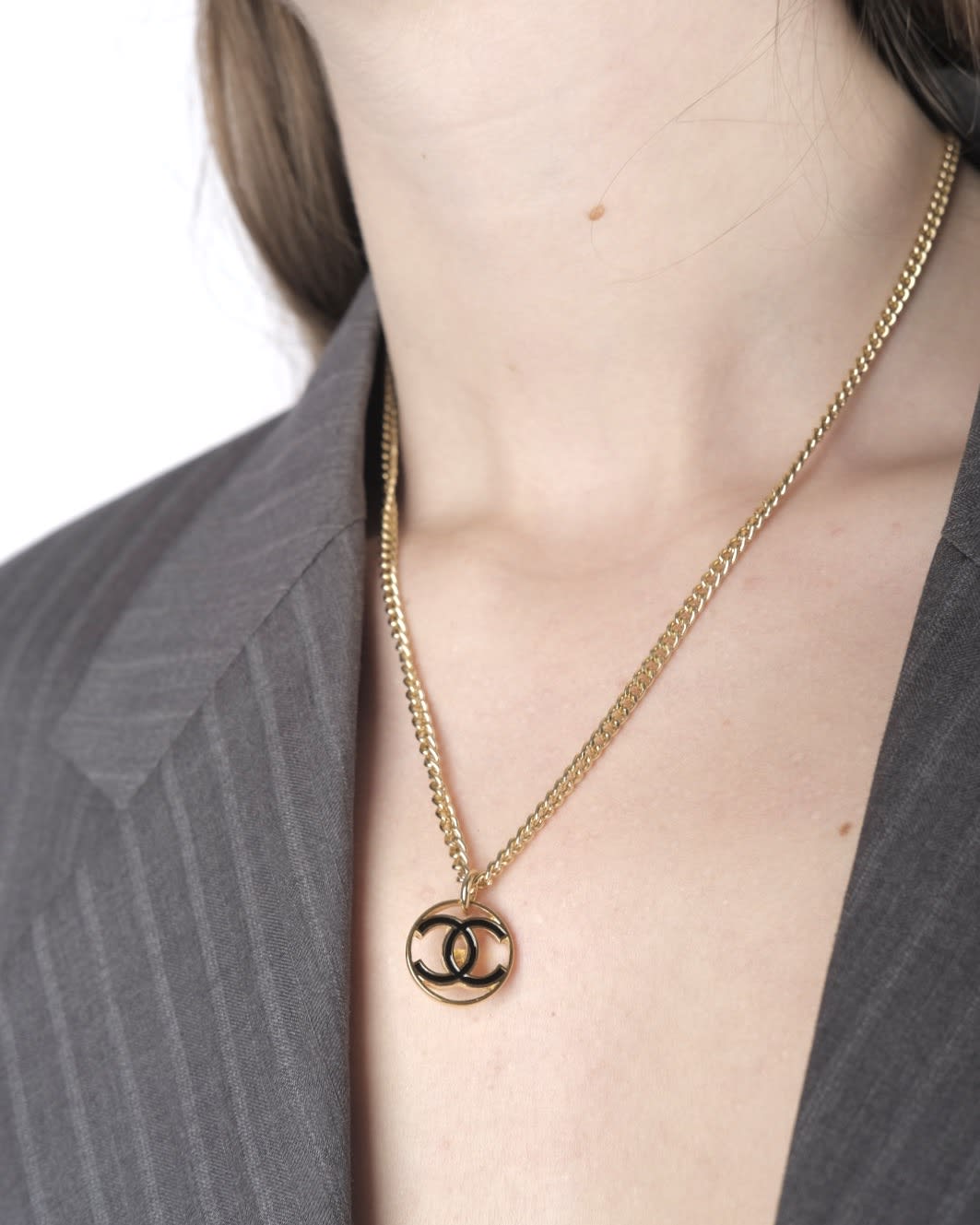 CHANEL UPCYCLE NECKLACE BLACK BUTTON Revibe