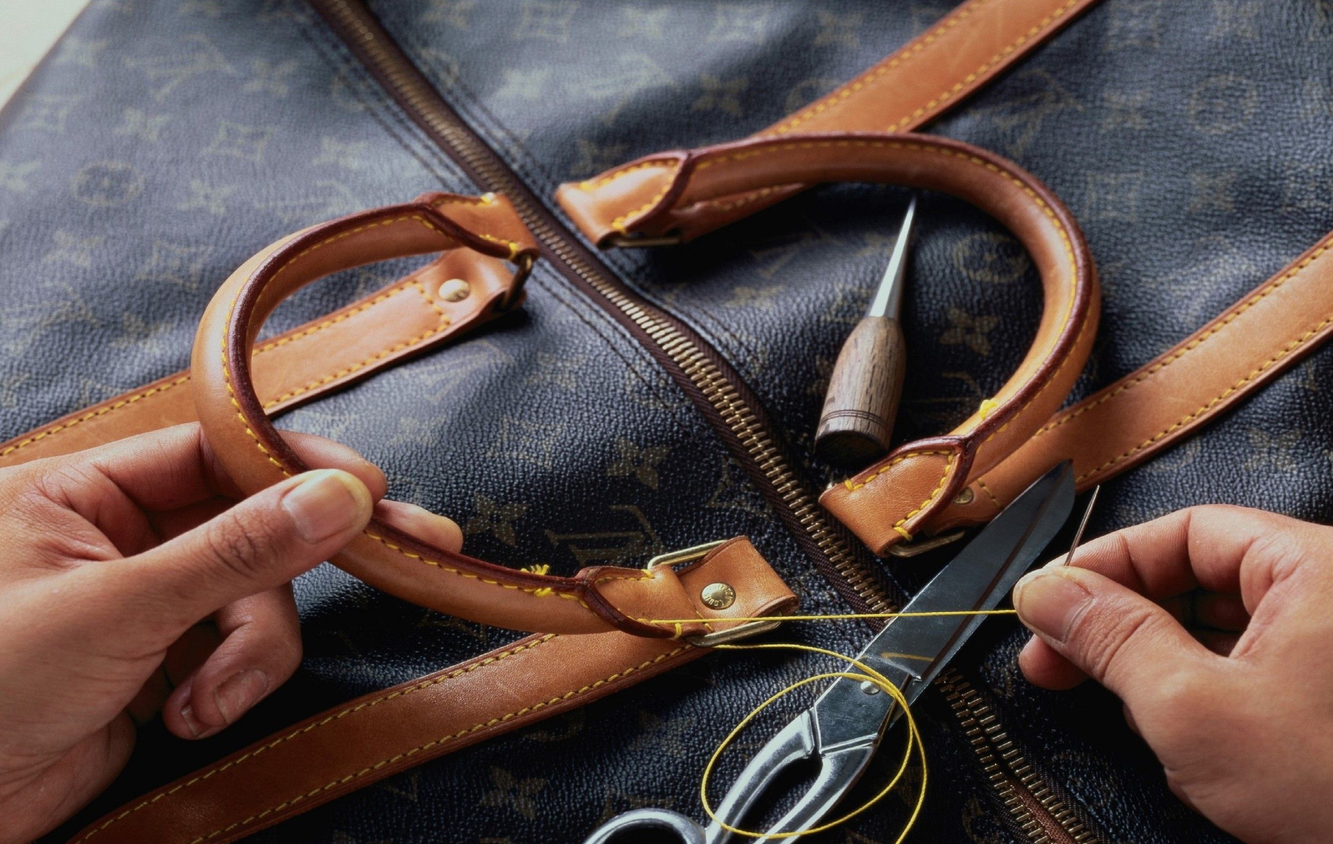 Repair a bag strap, Fashion