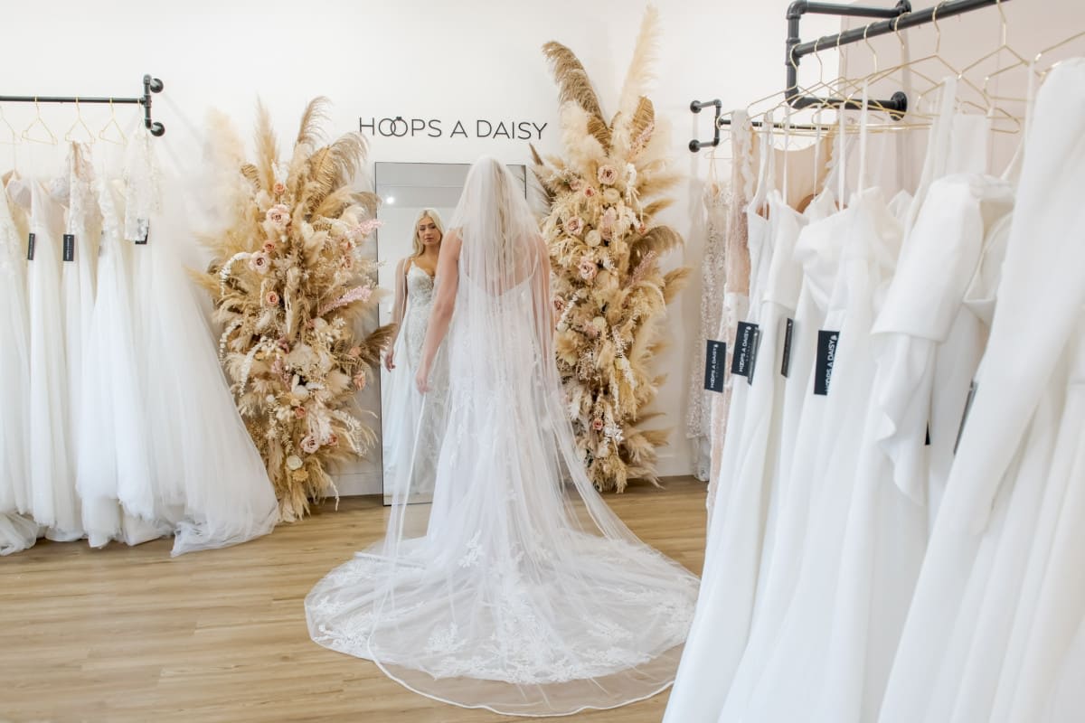 Hoops a Daisy Bridal Boutique photo 3
