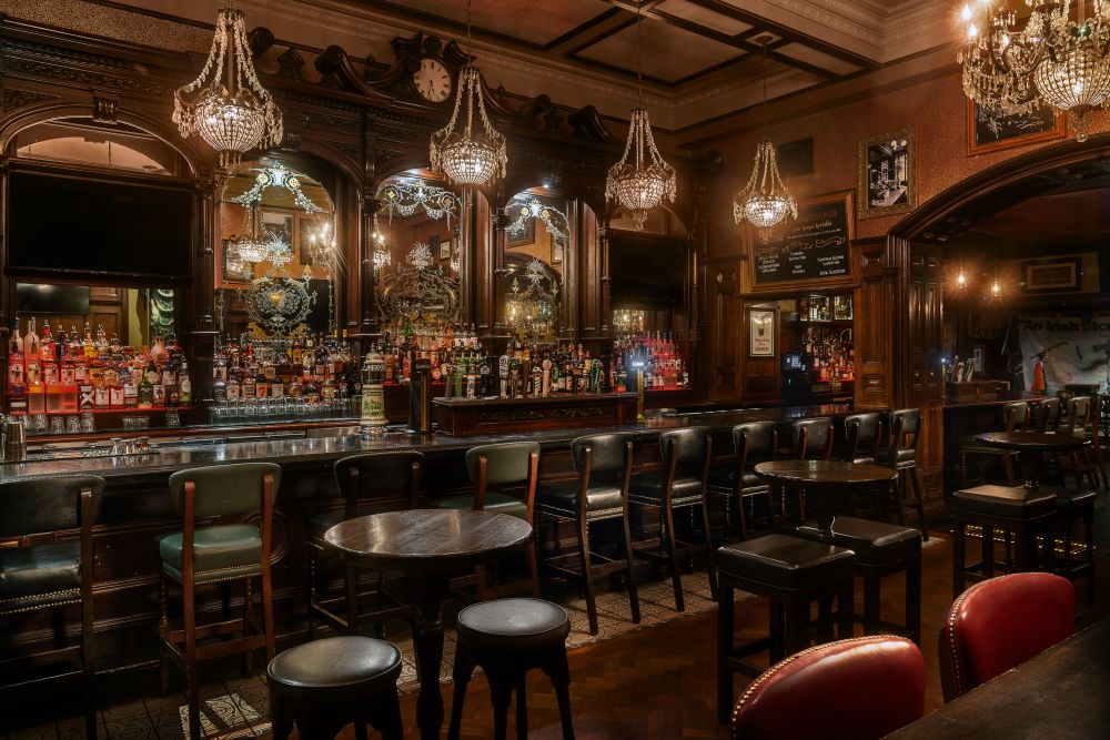 R&iacute; R&aacute; Irish Pub