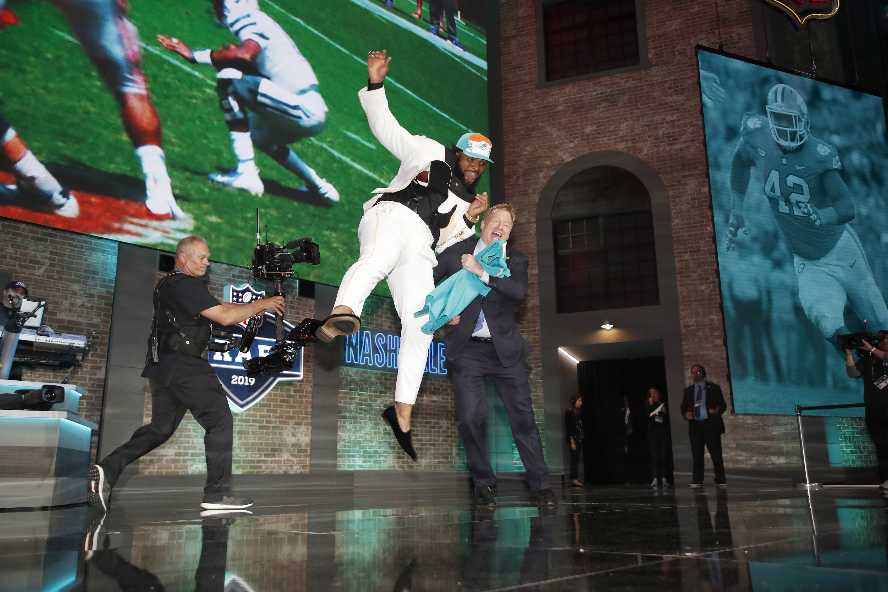 NFL Draft 2019: ESPN, NFL Media Studio Sets Take Over Lower Broadway