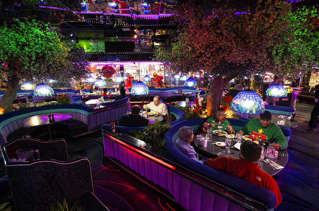 The Peppermill at 50 The history of the iconic Las Vegas restaurant