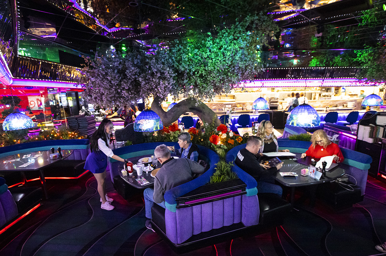 The Peppermill at 50 The history of the iconic Las Vegas restaurant