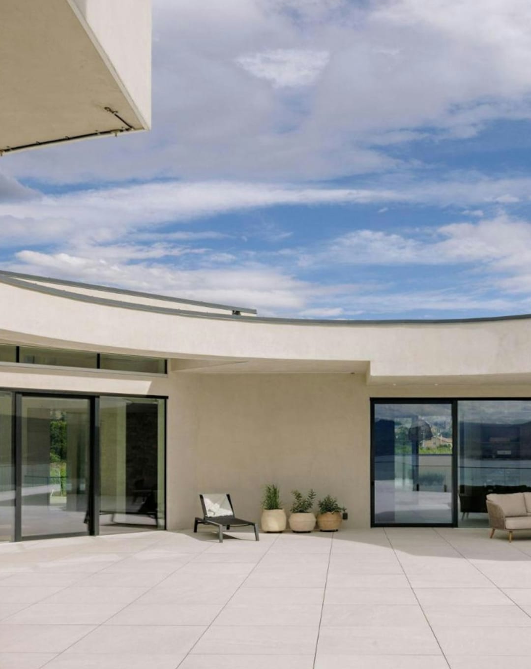 Top five homes with amazing summer-ready patios. thumbnail