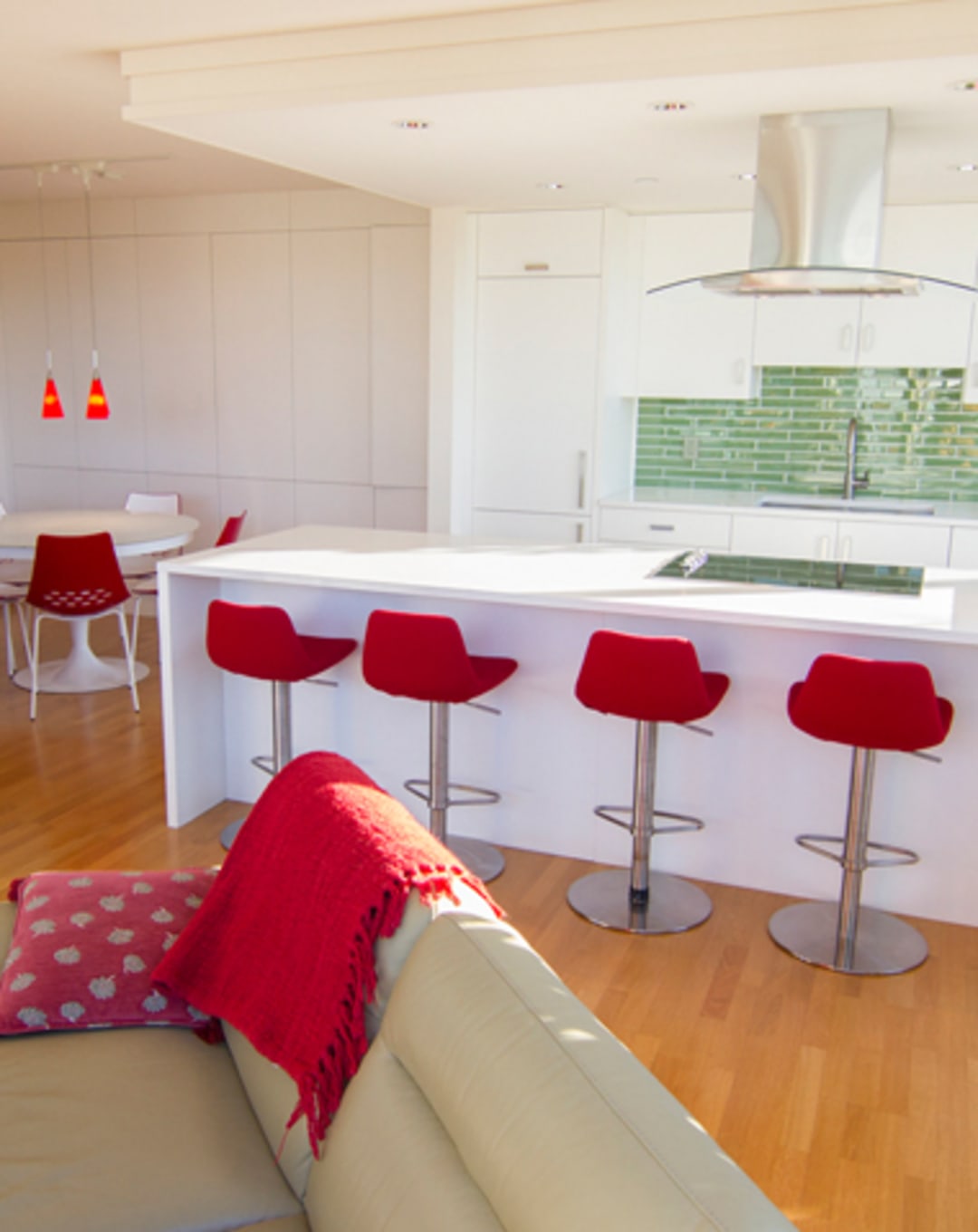 How to... Make Your Small Space Bigger: Condo Renovation Solutions thumbnail