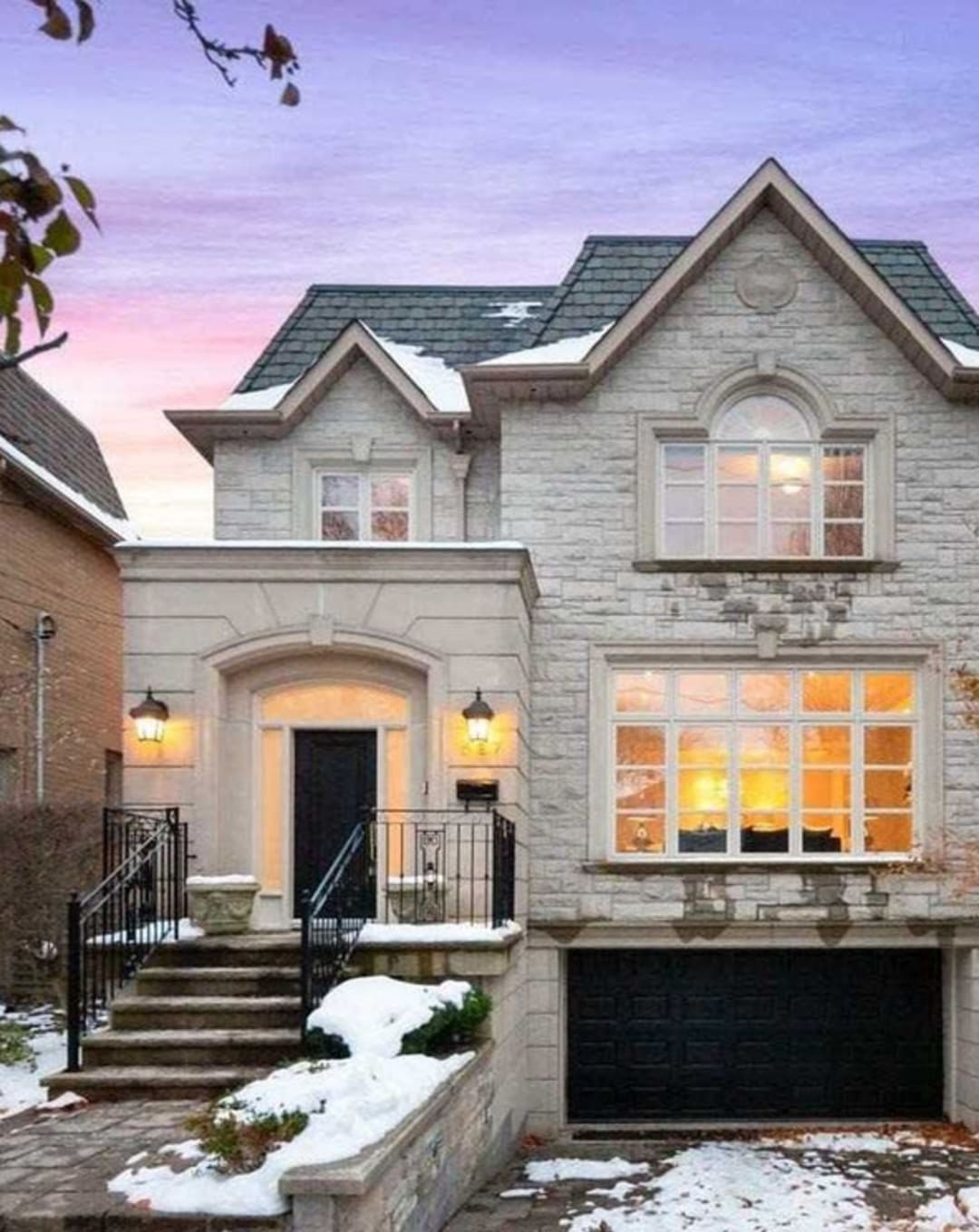 Top 5 Most Viewed Homes in Toronto Today - Nov 19 [PHOTOS] thumbnail