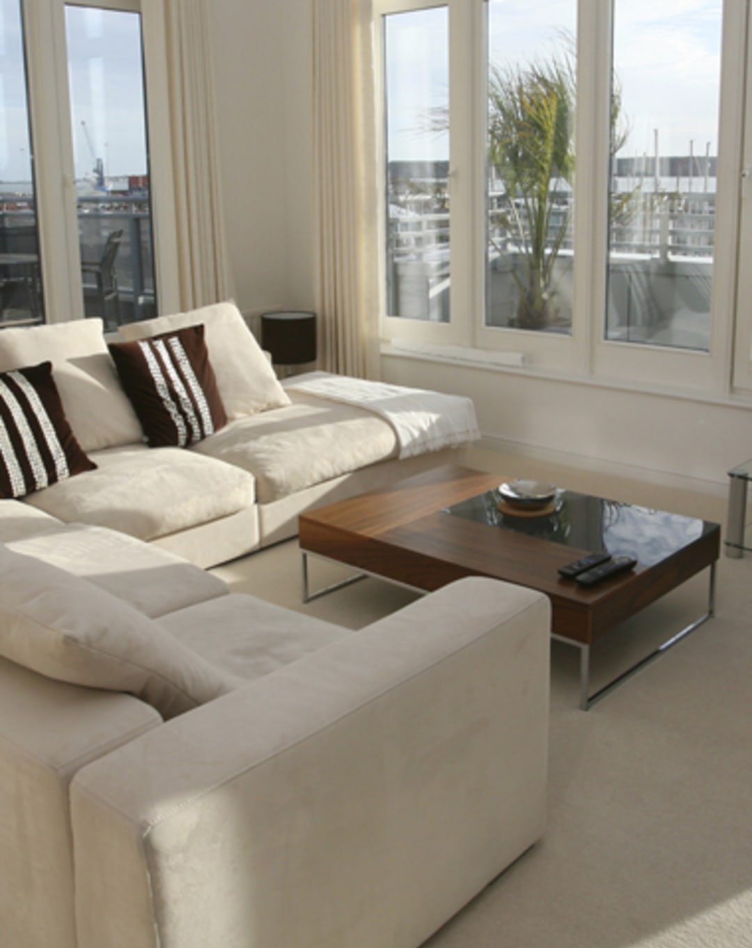 Guide to Being a Landlord #2: Furnished Vs. Unfurnished Rentals thumbnail