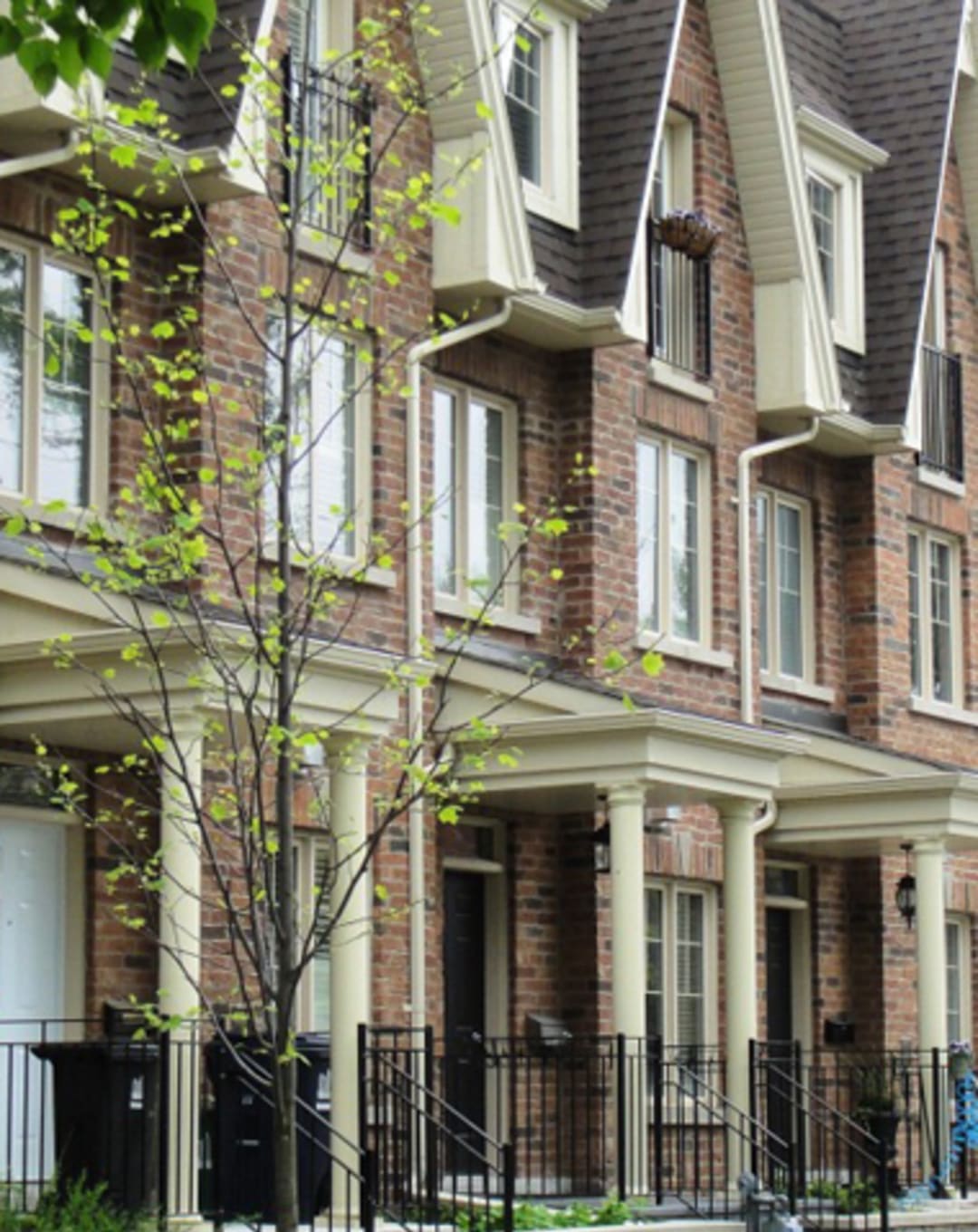 Opinion: It’s Time to Increase Supply of Fee-Simple Row Houses thumbnail