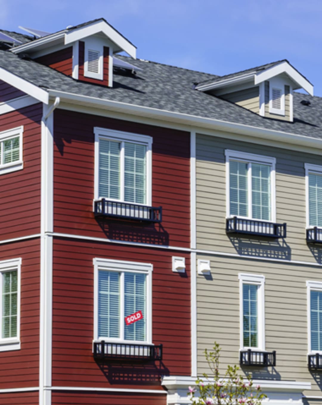 Vancouver’s New Housing Starts Increase in July, With Homes Selling Fast: CMHC thumbnail