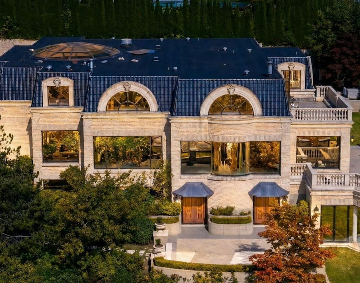 A palace fit for royalty right in Metro Vancouver. thumbnail