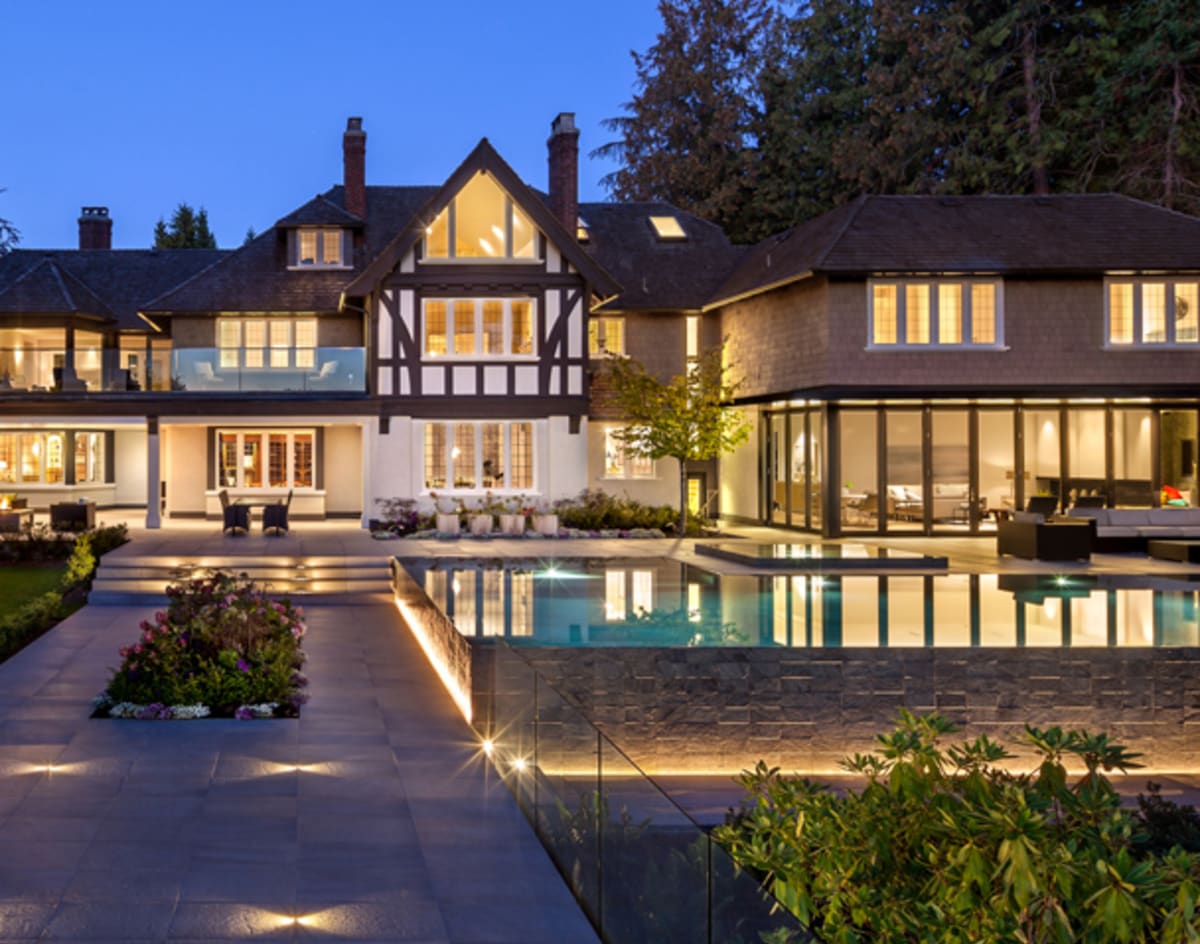 Photo Gallery: Breathtaking Restoration of $38m Mansion Up for Four Georgies thumbnail