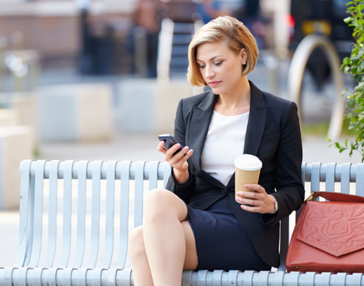 Predictive Messages: Typing Emails and Texts Has Never Been This Easy thumbnail