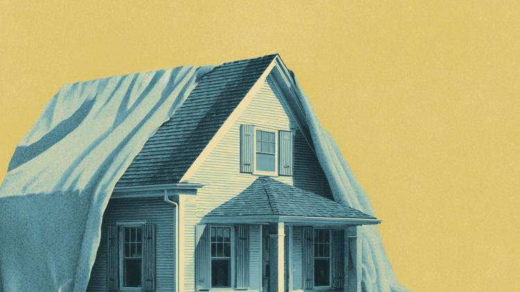 Seven things to do at home before you head out on vacation. thumbnail