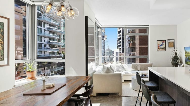 Top five Vancouver homes for under a million currently posted on REW. image