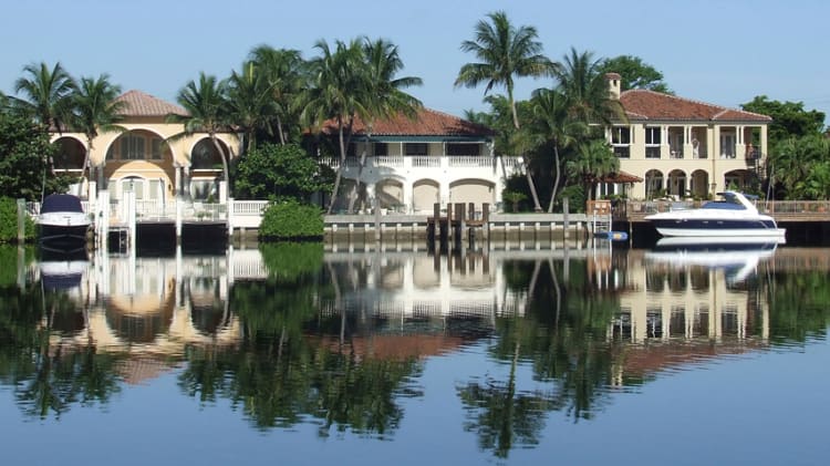 Why Owning a US Vacation Home Can Be Taxing: CIBC image