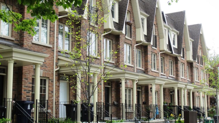 Opinion: It’s Time to Increase Supply of Fee-Simple Row Houses thumbnail