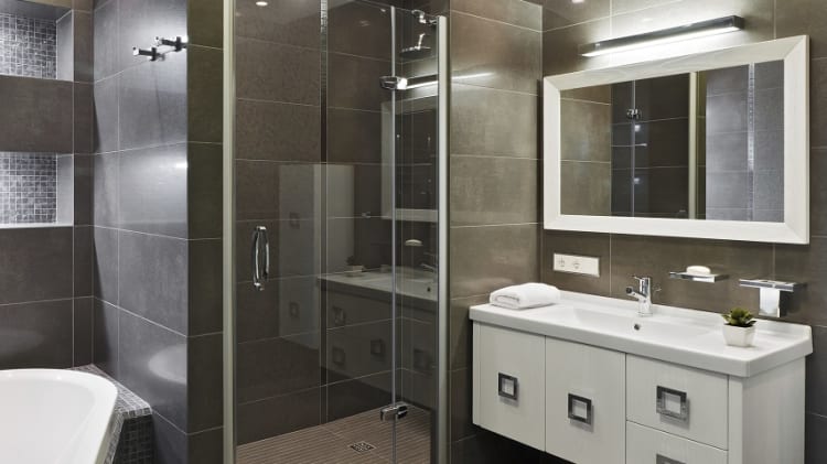 How to… Renovate Your Condo Bathroom to Maximize Space thumbnail