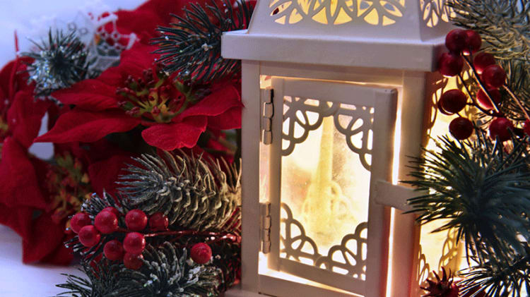 No Space for a Traditional Christmas Tree? Try These 12 Brilliant Alternatives thumbnail