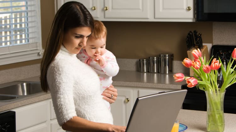 Mortgages for Single Parents: Navigating the Real Estate Market Solo image