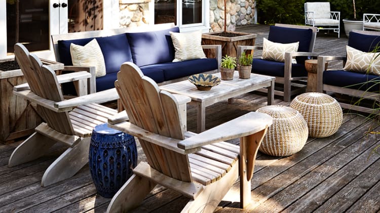 Create a Gorgeous and (Virtually) Maintenance-Free Outdoor Oasis thumbnail