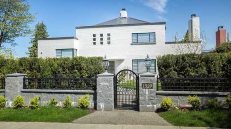 Toronto Locales Beat Out Vancouver on Richest Neighbourhoods List image