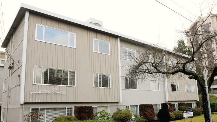 Cashing in Old Condos thumbnail