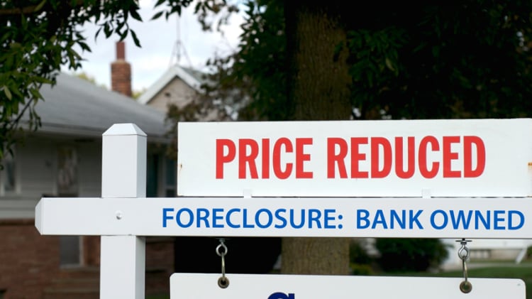 Risks and Rewards of Buying a Foreclosure Property image