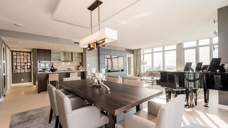 $3.9m West End Condo is Picturesque and Panoramic thumbnail