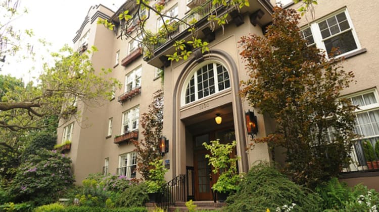 Elegant West End Apartment Building is a Gem in Heritage House Tour thumbnail