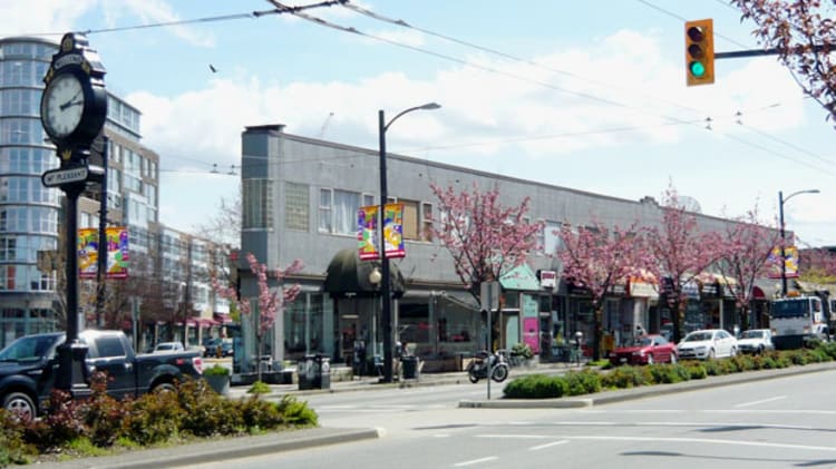 Main Street One of Top 15 Coolest Streets in North America: Retail Survey thumbnail