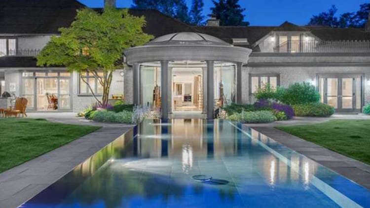 Perfect Vancouver Pools We'd Love to Soak In thumbnail