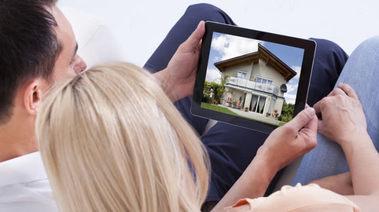 Infographic: What Agents Need to Know About Online Home Buyers image