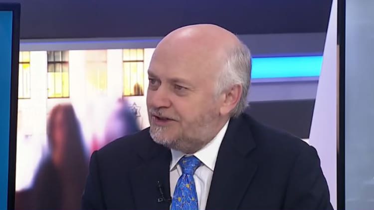 Don’t “Punish” Canadians by Tightening Mortgage Rules to Cool Market: Economist image