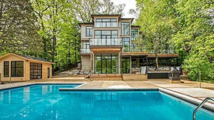$10m Toronto Home is Straight Out of a Magazine Shoot thumbnail