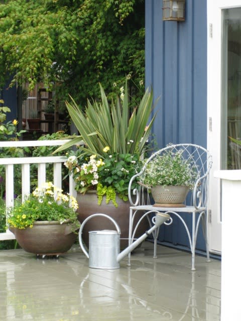 Easy garden makeover for home resale - entryway