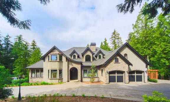 Five Homes with Wonderful Wine Cellars 5b