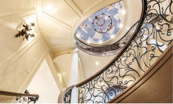Five Homes with Wonderful Wine Cellars 3b